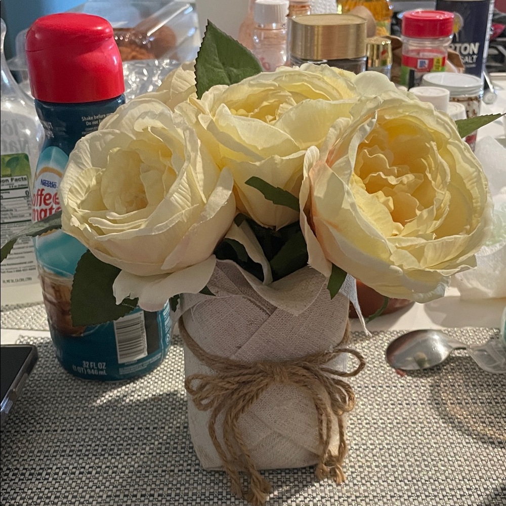 Elegant Cream Floral Arrangement